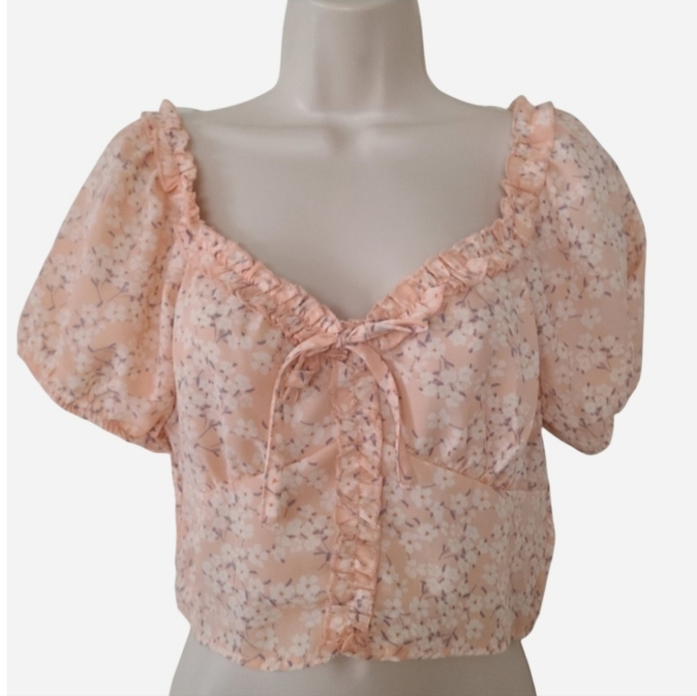 Cottagecore Floral Crop Top with Short Sleeves
